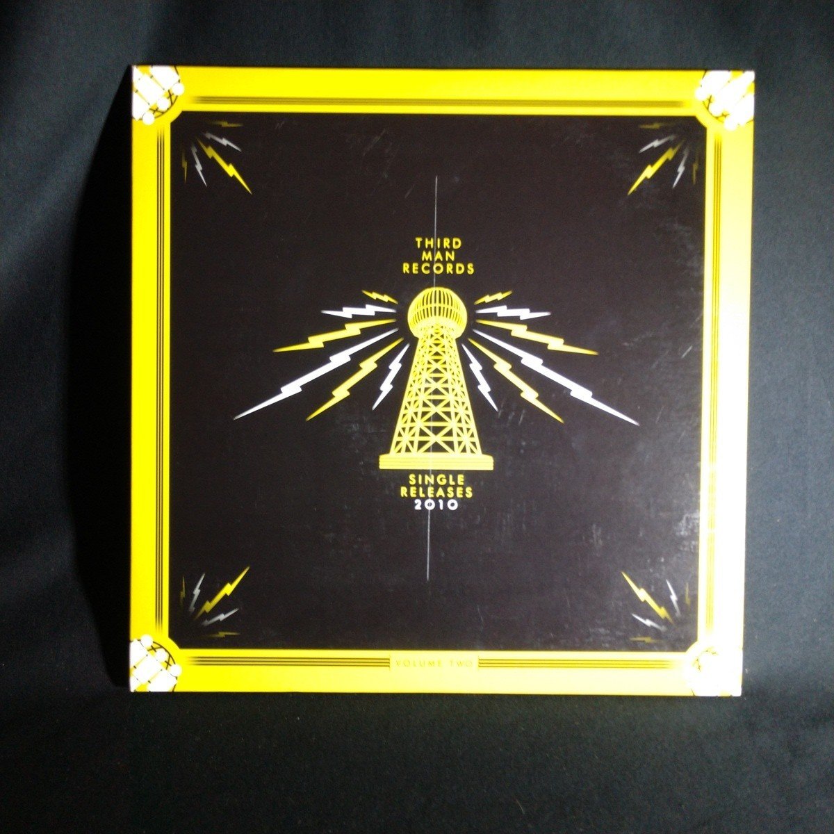 12" 2xLP EX Third Man Records Single Releases 2010 Volume Two 2011 Ltd Ed TMR077