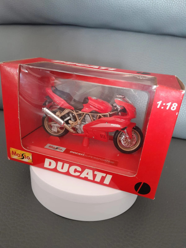 Ducati Supersport 900 scala 1:18 maisto