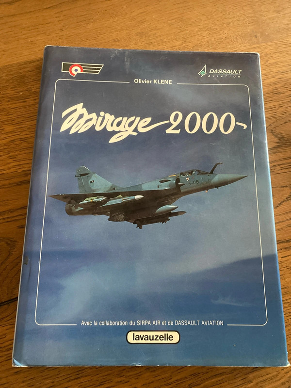 Très beau livre sur le Mirage 2000