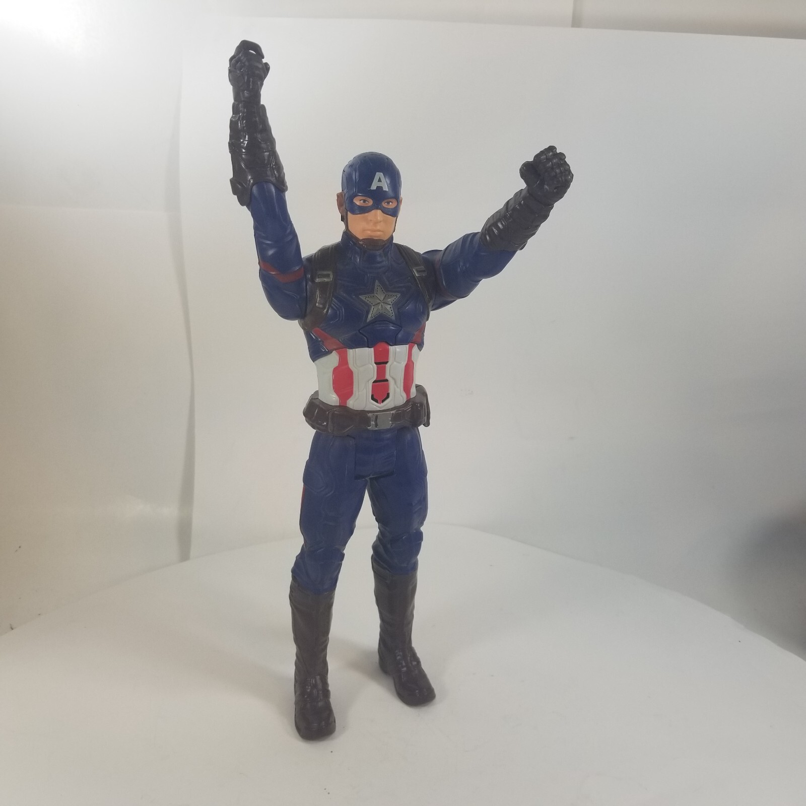 Modellino Captain America Marvel Titan Hero Tech TALKING 12"