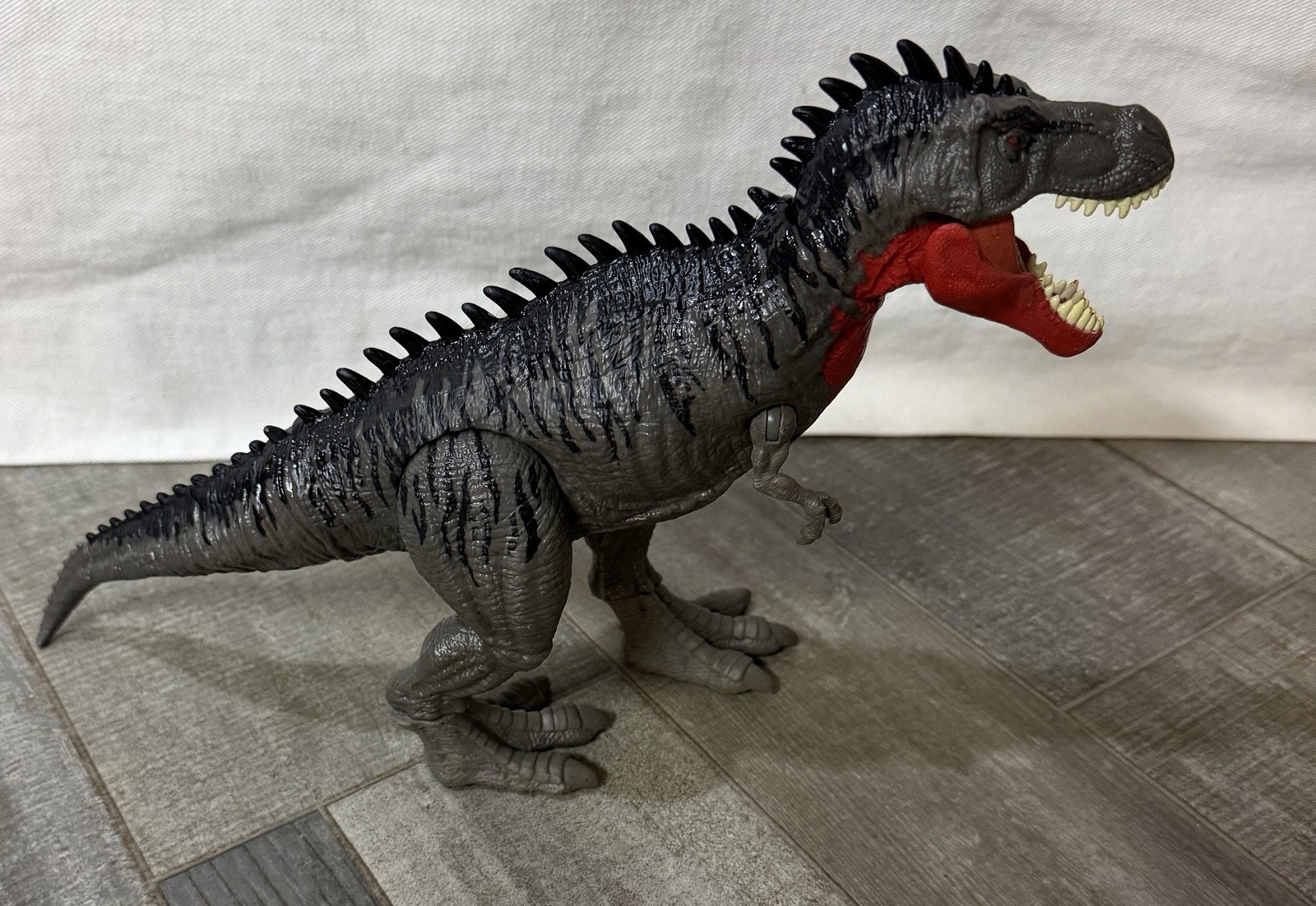 Tarbosaurus Jurassic World Attacco Primale Massive Biters Dinosauro Mattel Giocattolo 14"