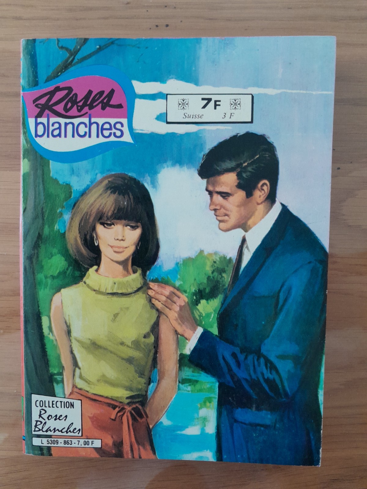 RECUEIL ROSES BLANCHES    N°863     AREDIT      1980      TBE   (214-215-216)