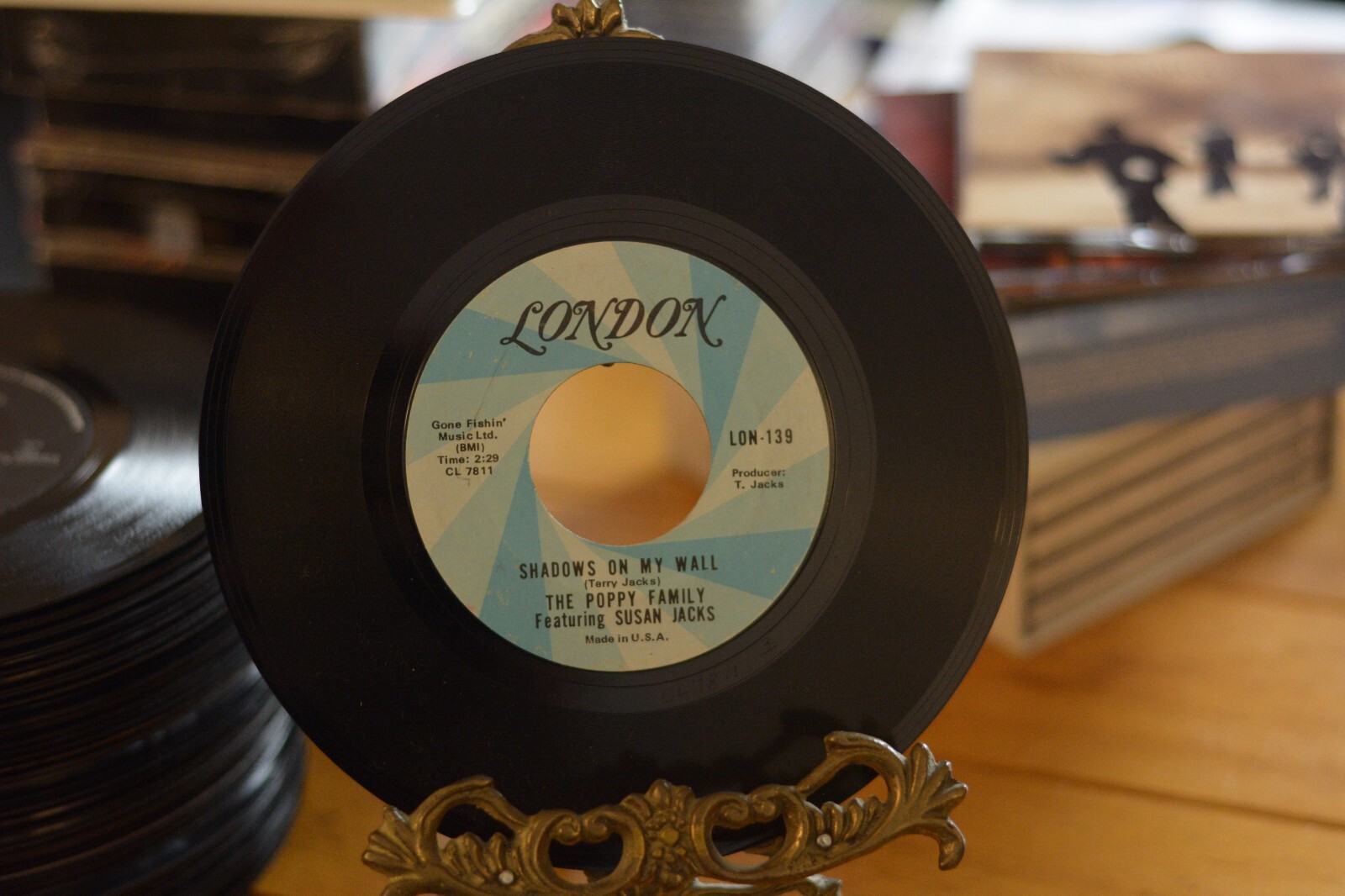THE POPPY FAMILY 45RPM 7" RECORD "SHADOWS ON MY WALL" (LON-139) A8-206