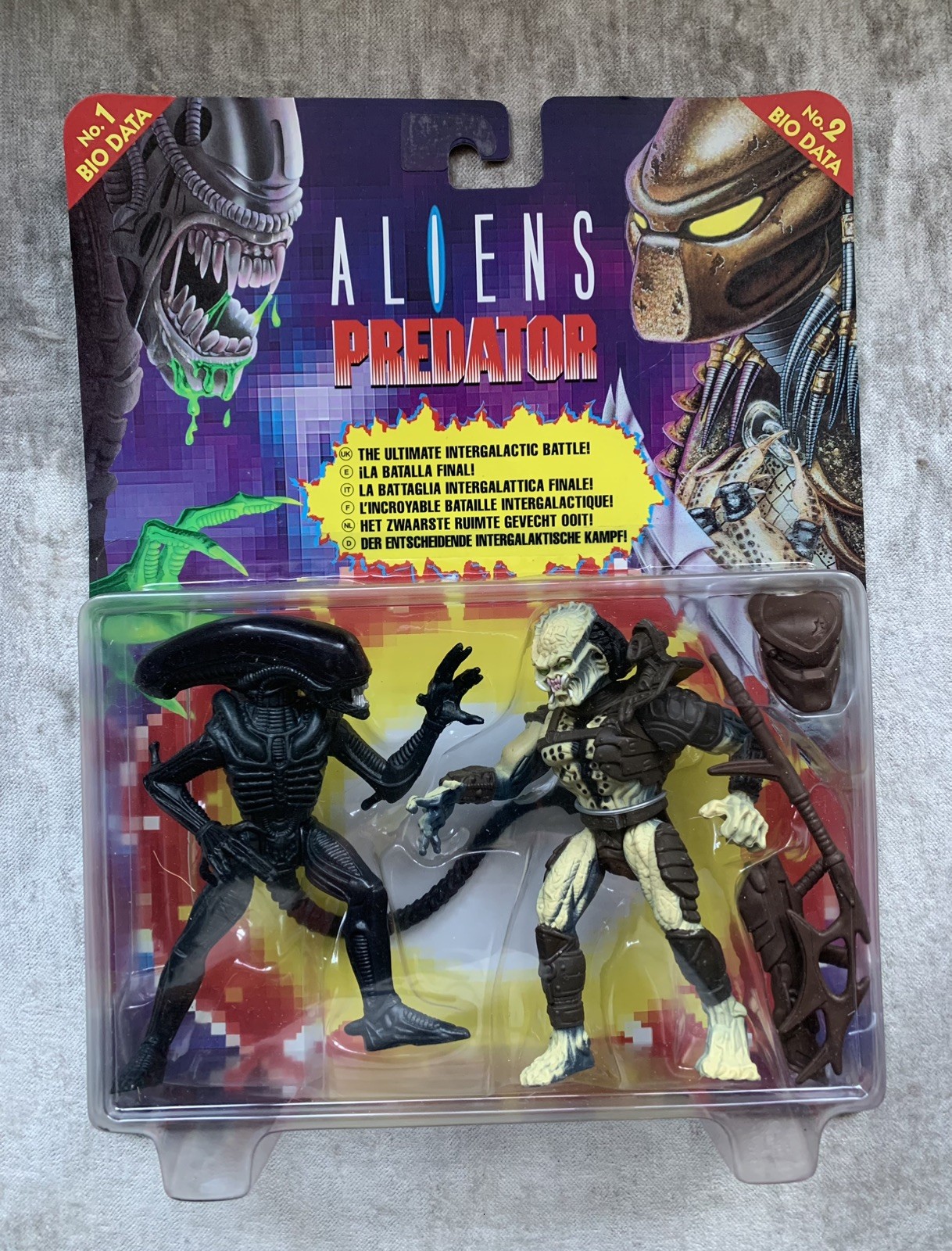 Kenner - Alien Vs Predator - n.1 biodati e n.2 biodati figure come nuove su scheda
