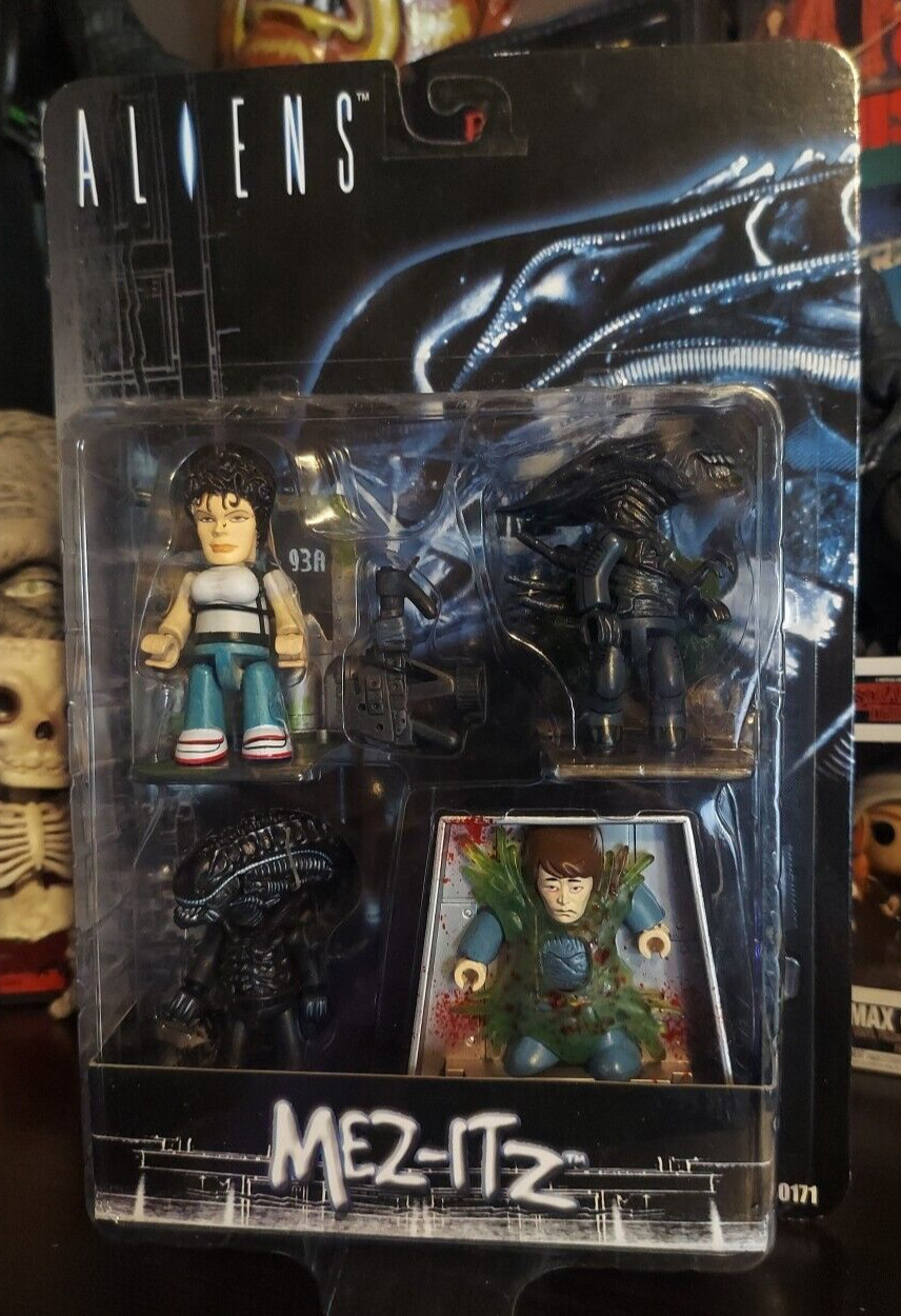 ALIENS mez-itz Ripley - Mini Action Figure Set - 2004 - NEW xenomorph