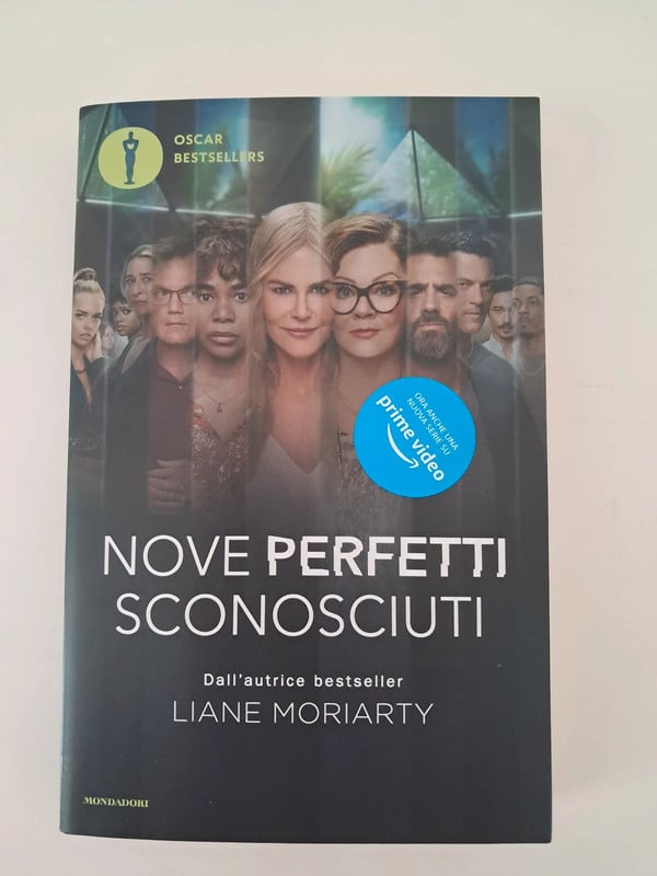 Nove Perfetti Sconosciuti