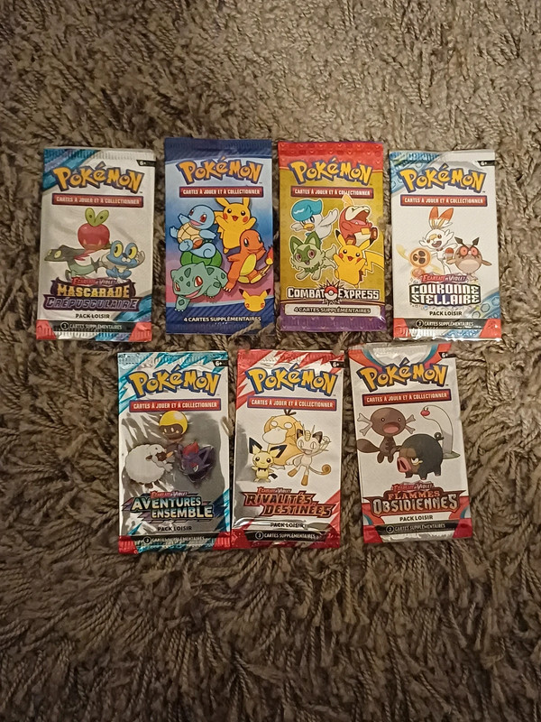 Neufs, scellés. 2 boosters McDo + 5 de 3 cartes