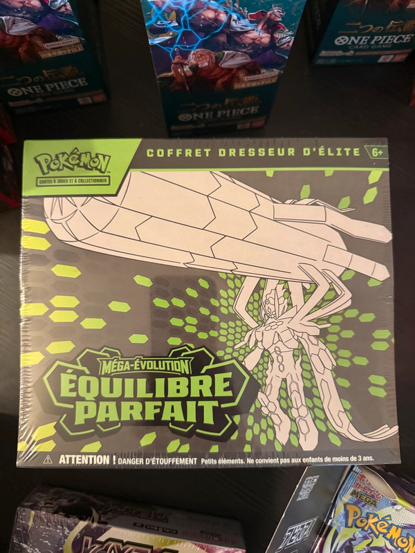 ETB Pokemon équilibre parfait (M3) scellé Français + 1 carte offerte