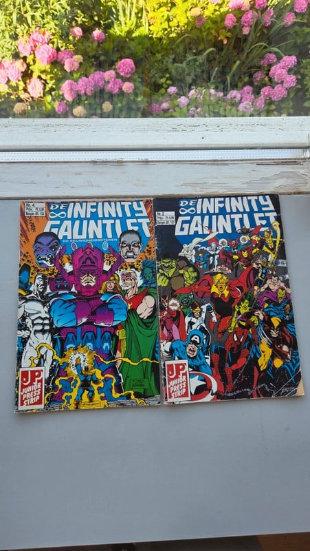 2 stuks Infinity Gauntlet stripboek