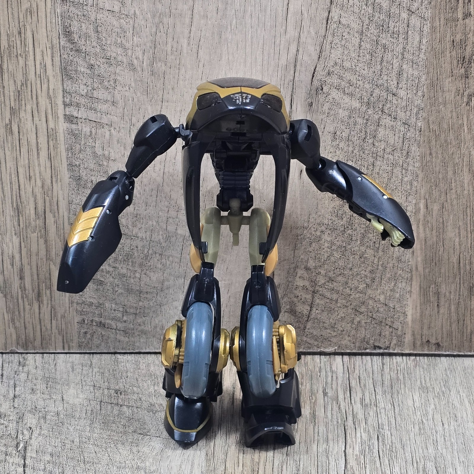 Transformers Animated Prowl Deluxe Class incompleto Hasbro Tomy 2007