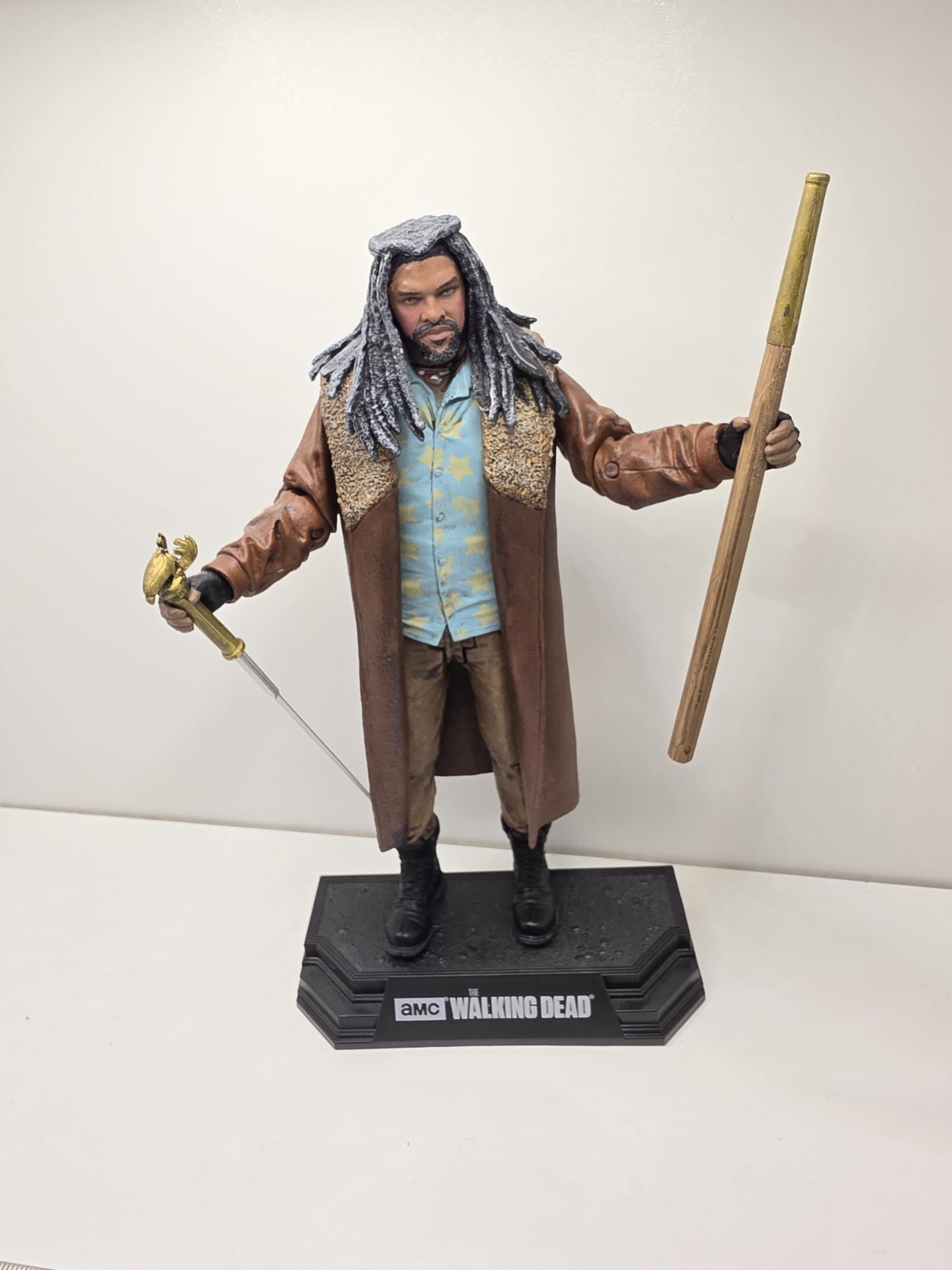 Modellino THE Walking Dead AMC Ezekiel McFarlane Toys completo di supporto 