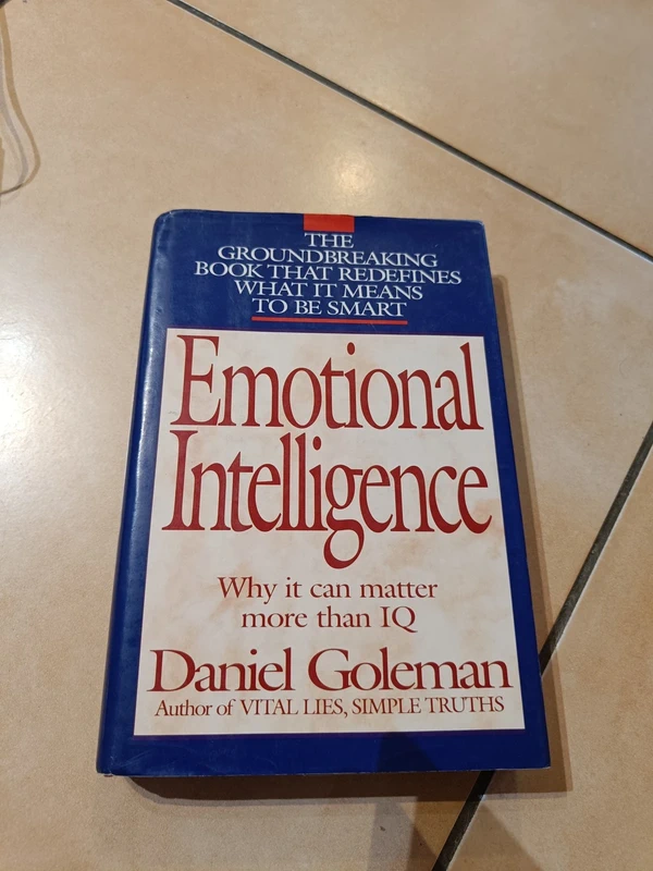 Emotional Intelligence - Daniel Goleman (relié, en anglais)