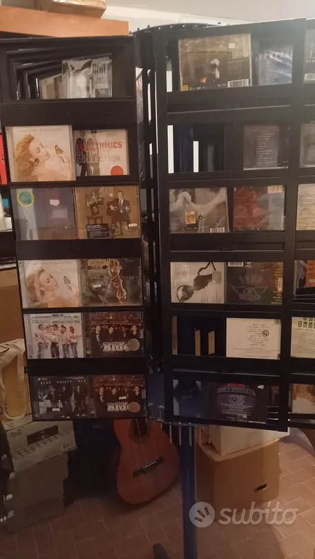 Espositore girevole per 456 CD