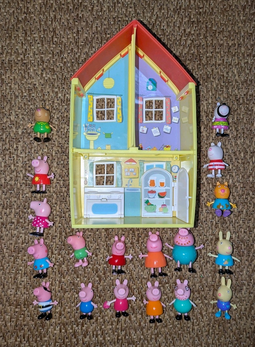 Playset Casa Interattiva Giallo Peppa Pig con 18 Personaggi, Famiglia e Amici 3 Rm