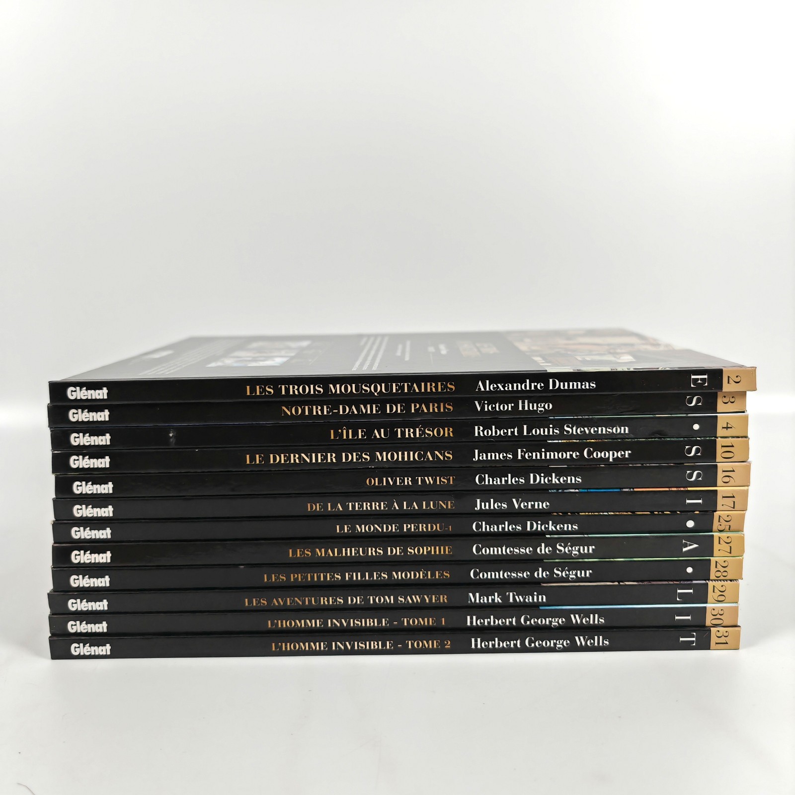 Les Grands Classiques de la Littérature en Bande Dessinée / Lot 12 BD / Le Monde
