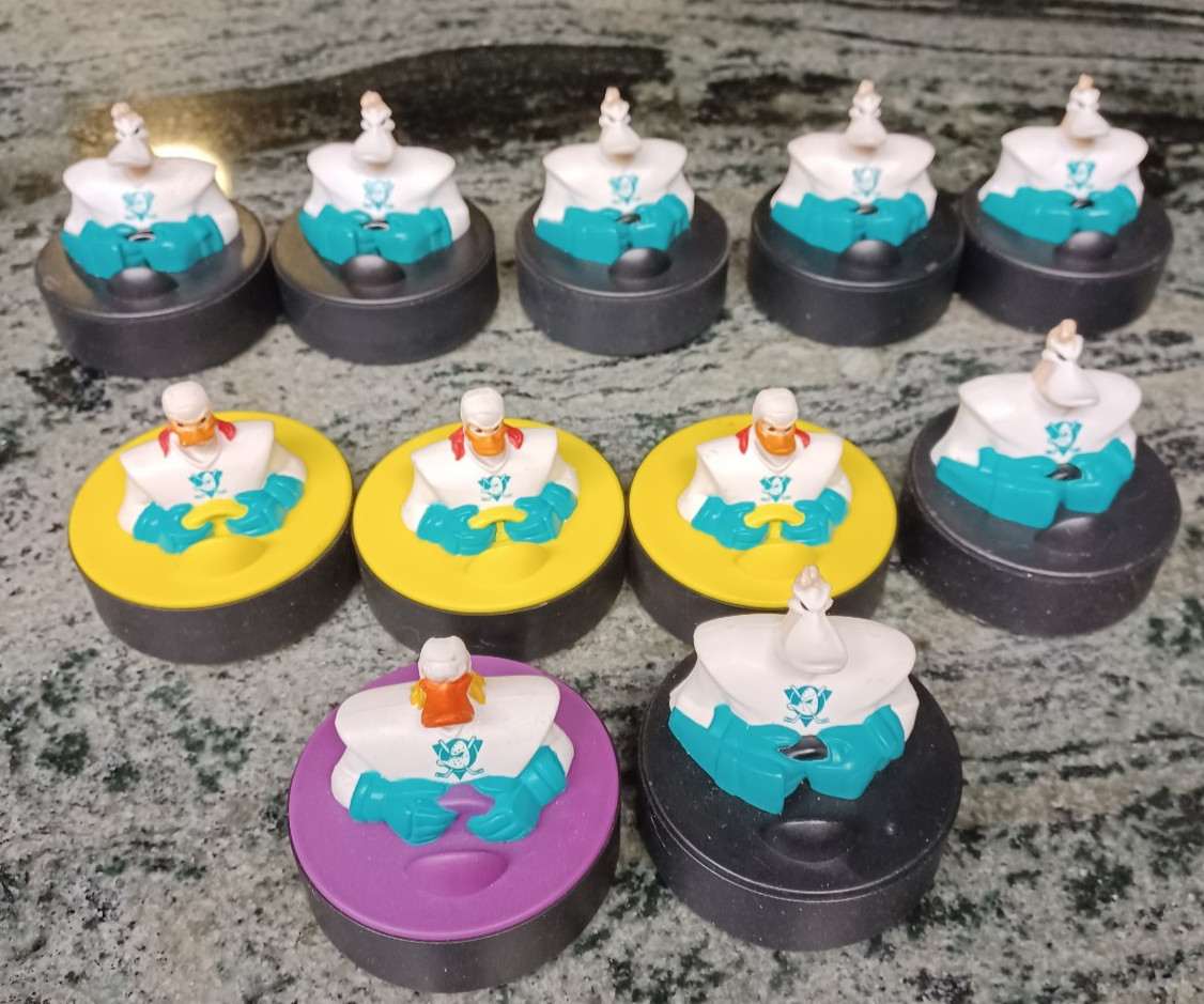 Disney Mighty Ducks Hockey Puck set giocattolo da collezione 1997 Y2K vintage lotto di 11
