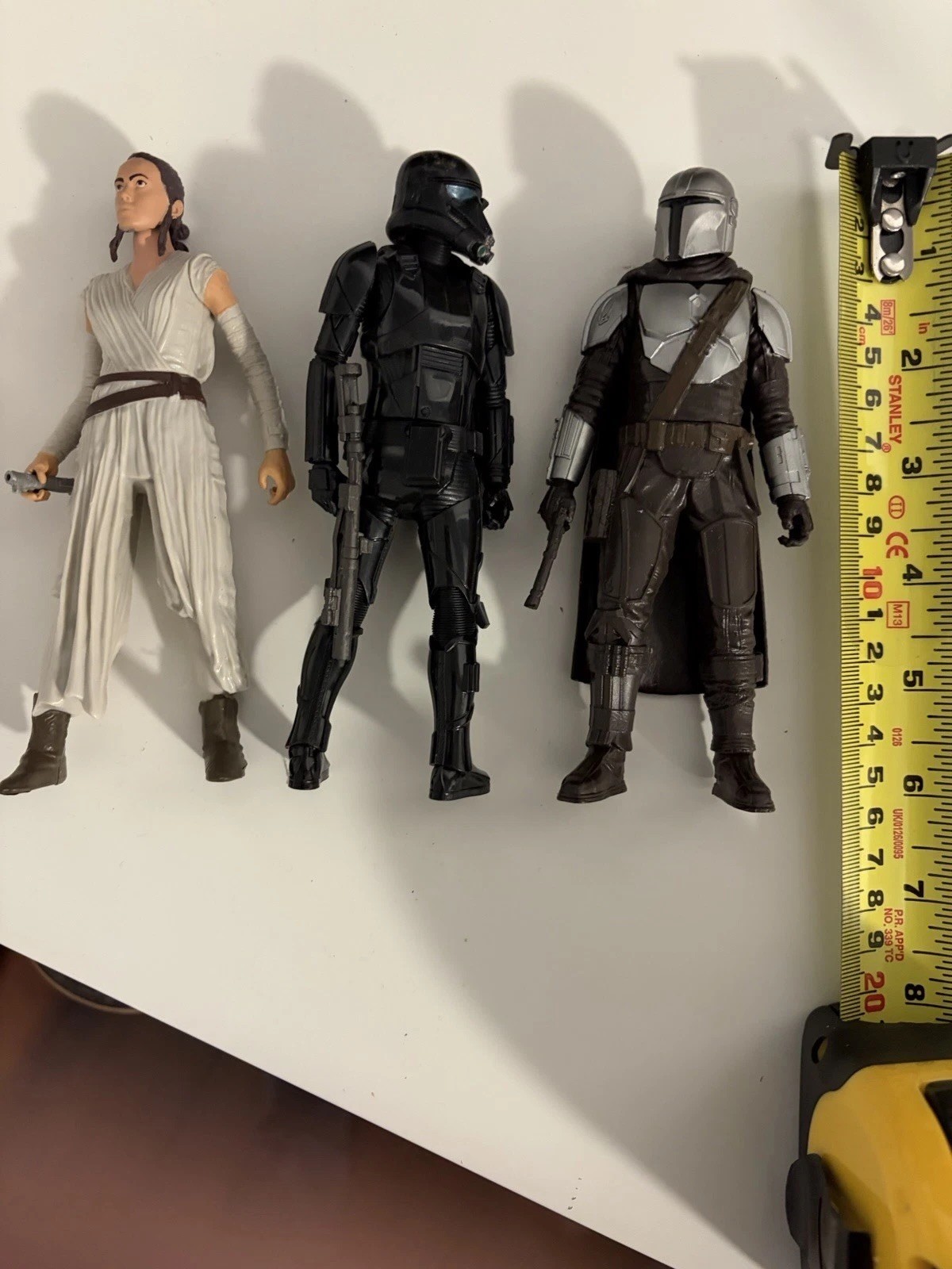 Star Wars 6 Inch Mandalorian Death Trooper Rey Beskar Armor Action Figure Hasbro