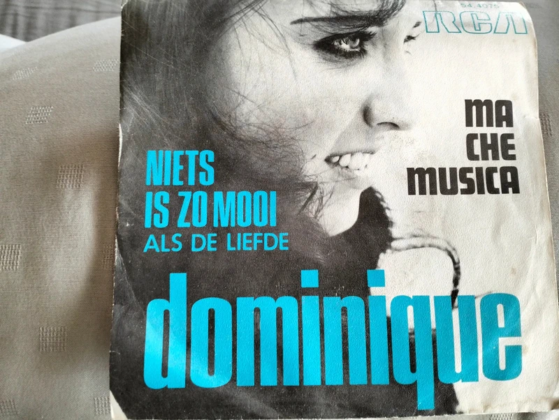 Dominique  – Niets Is Zo Mooi (als de Liefde)