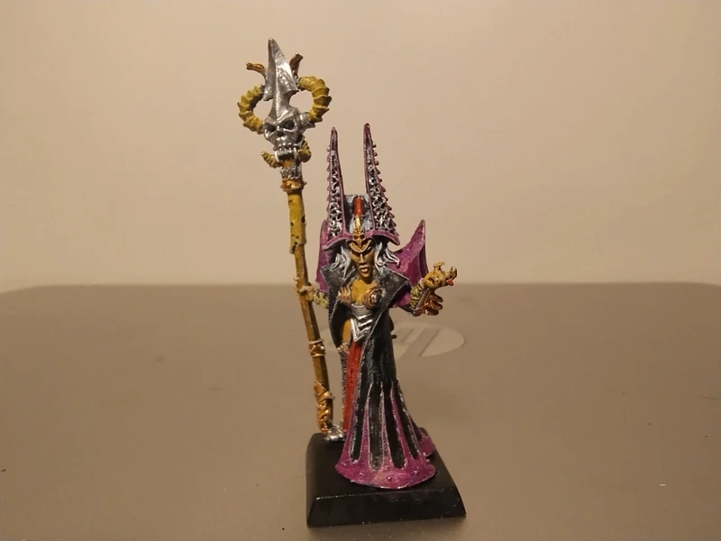 Warhammer dark elves sorceress Oop morathi