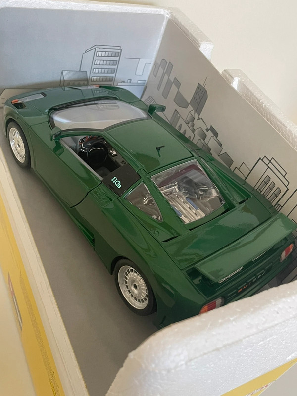 Bugatti EB 110 - Burago 1:18