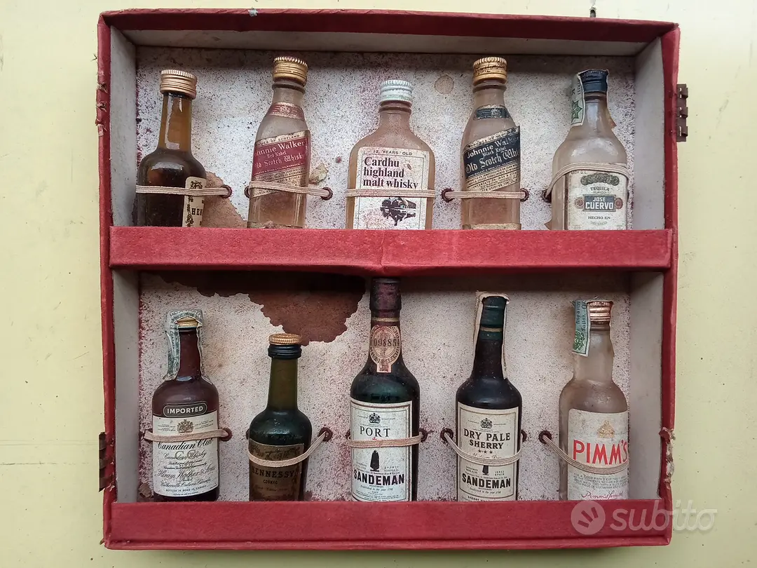 19 mignonettes d'epoca con tappini in alluminio