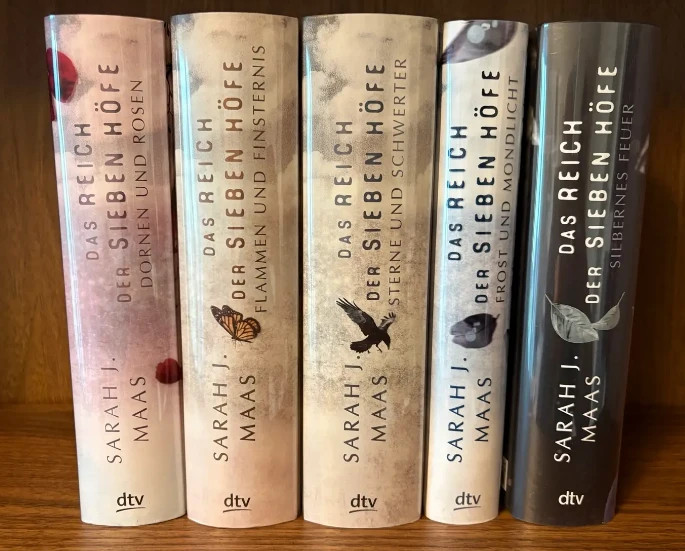 Bücher: Das Reich der sieben Höfe (Sarah J. Maas)  5 Bücher