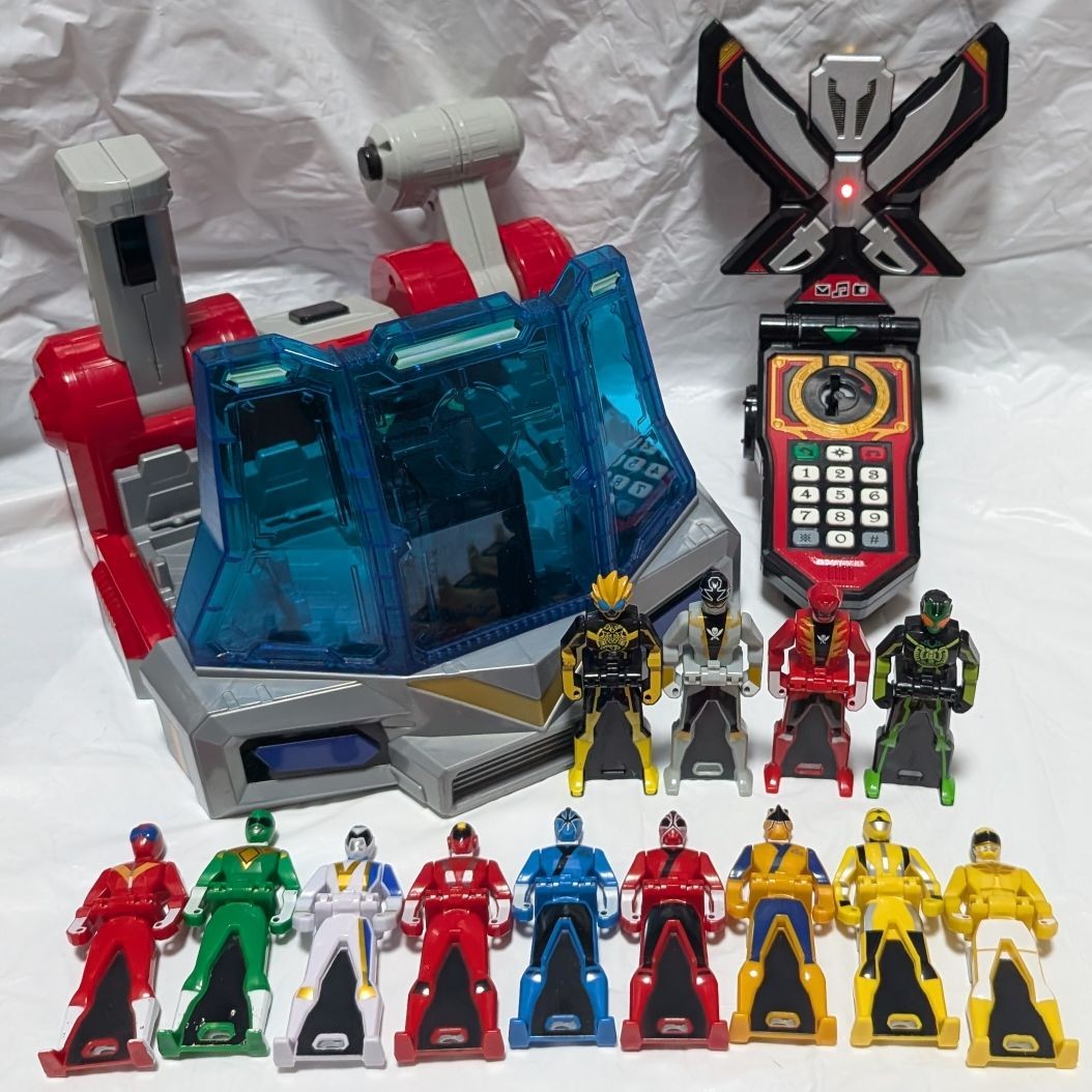 BANDAI Kaizoku Sentai Gokaiger DX Mobirates Ranger Set di chiavi luce sonora