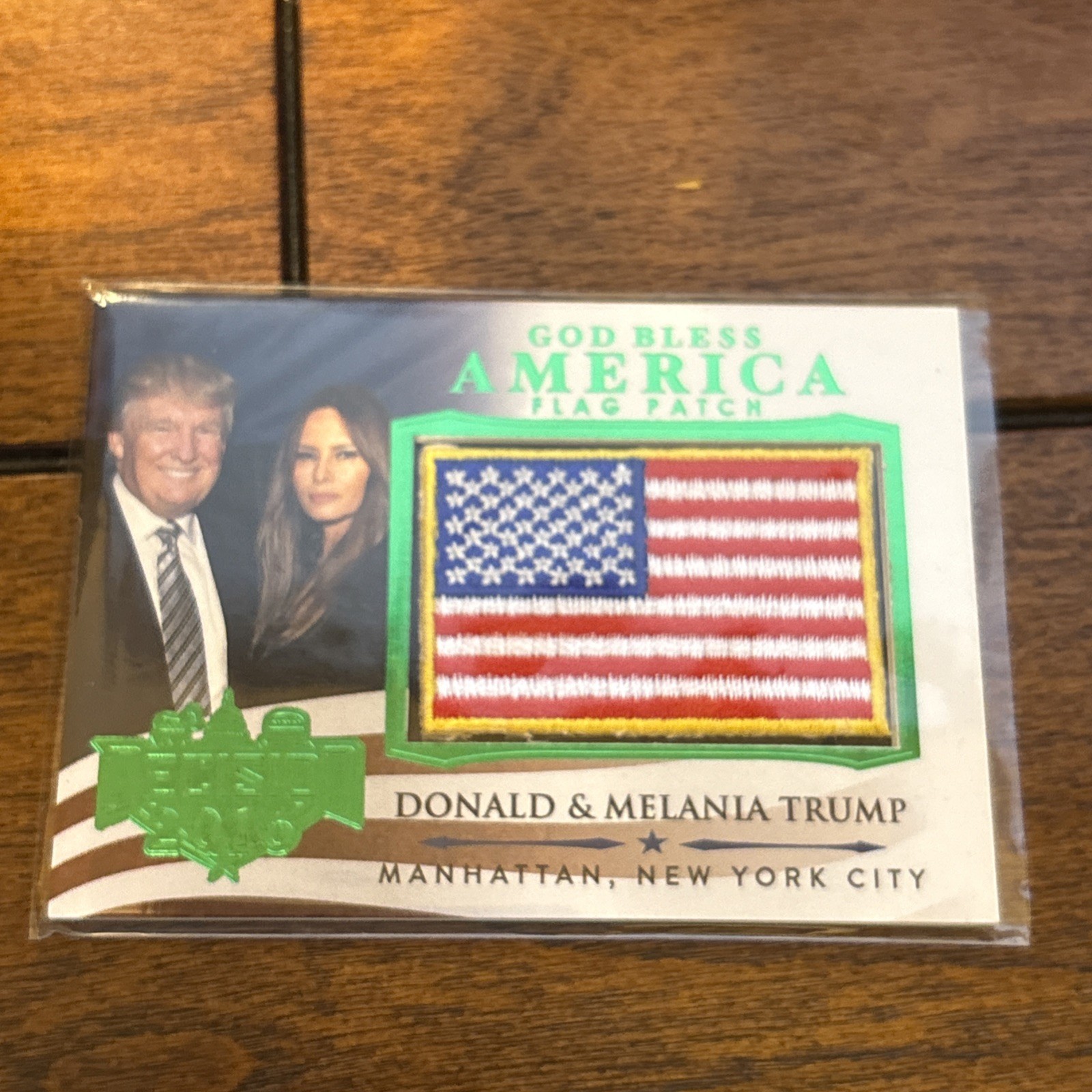 2016 DECISIONE MELANIA & Presidente Trump GreenFOIL DIO BENEDICA AMERICA Bandiera GBA22