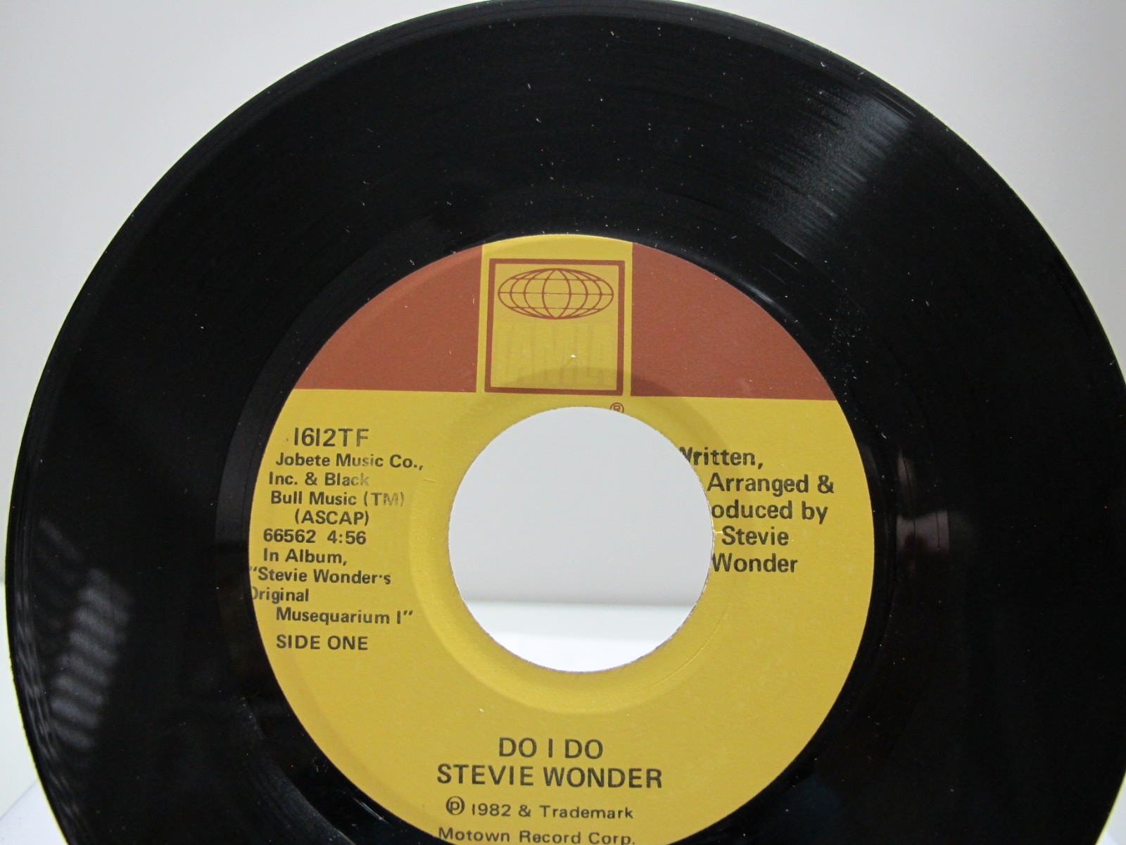 45 RECORD - STEVIE WONDER -  DO I DO