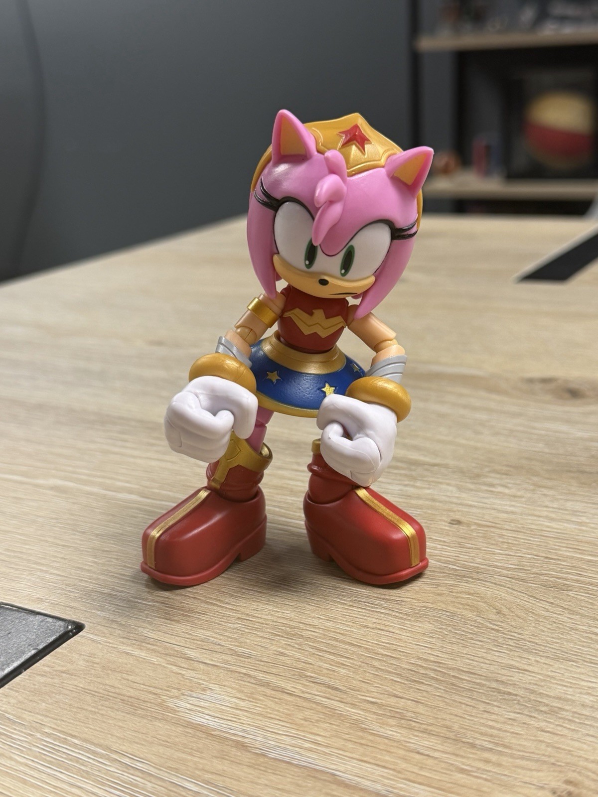 Sonic the Hedgehog Amy Rose as Wonder Woman Modellino DC Comics Crossover
