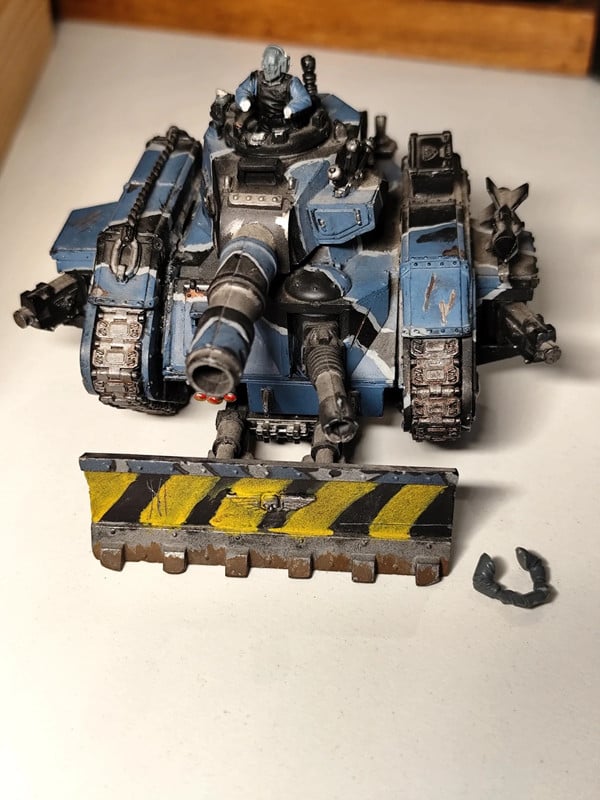 Warhammer 40k - Imperial Guard / Astra Militarum Leman Russ tank