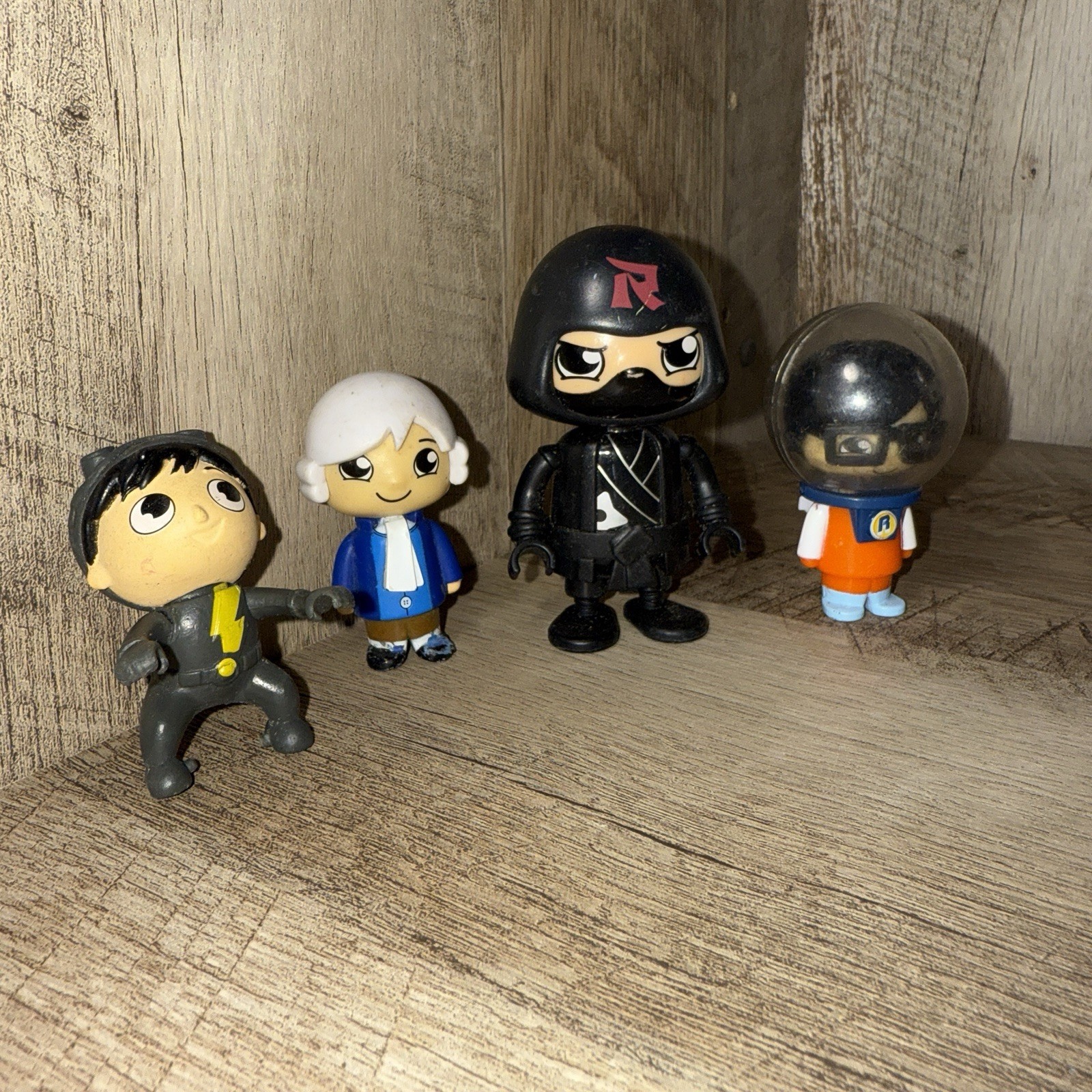 ⭐️ Ryan's World Black Ninja Warrior George Washington Mystery Egg Astronauta
