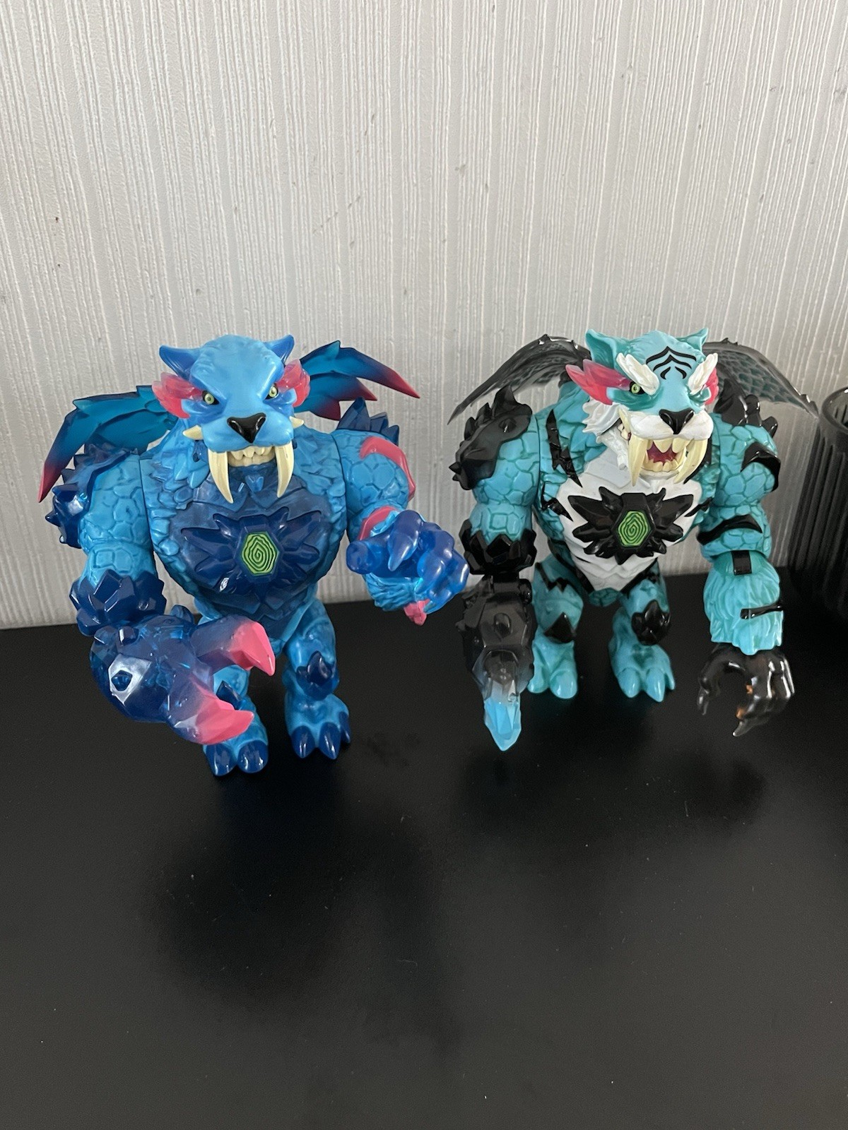 Pacchetto action figure MrBeast Lab Apex Beast Panther e Apex Beast Tiger