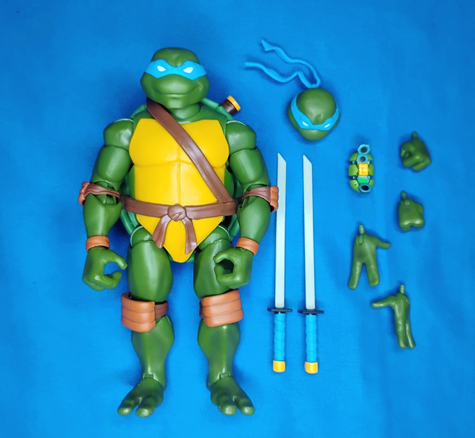 Figurina Super7 Ultimates Teenage Mutant Ninja Turtles 2003 Leonardo Wave 12