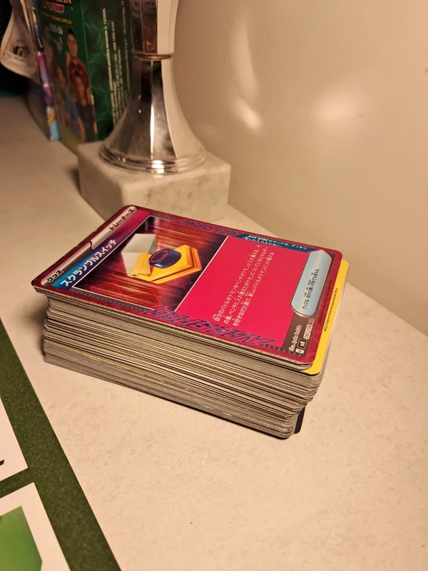 Set di circa 90 carte pokemon