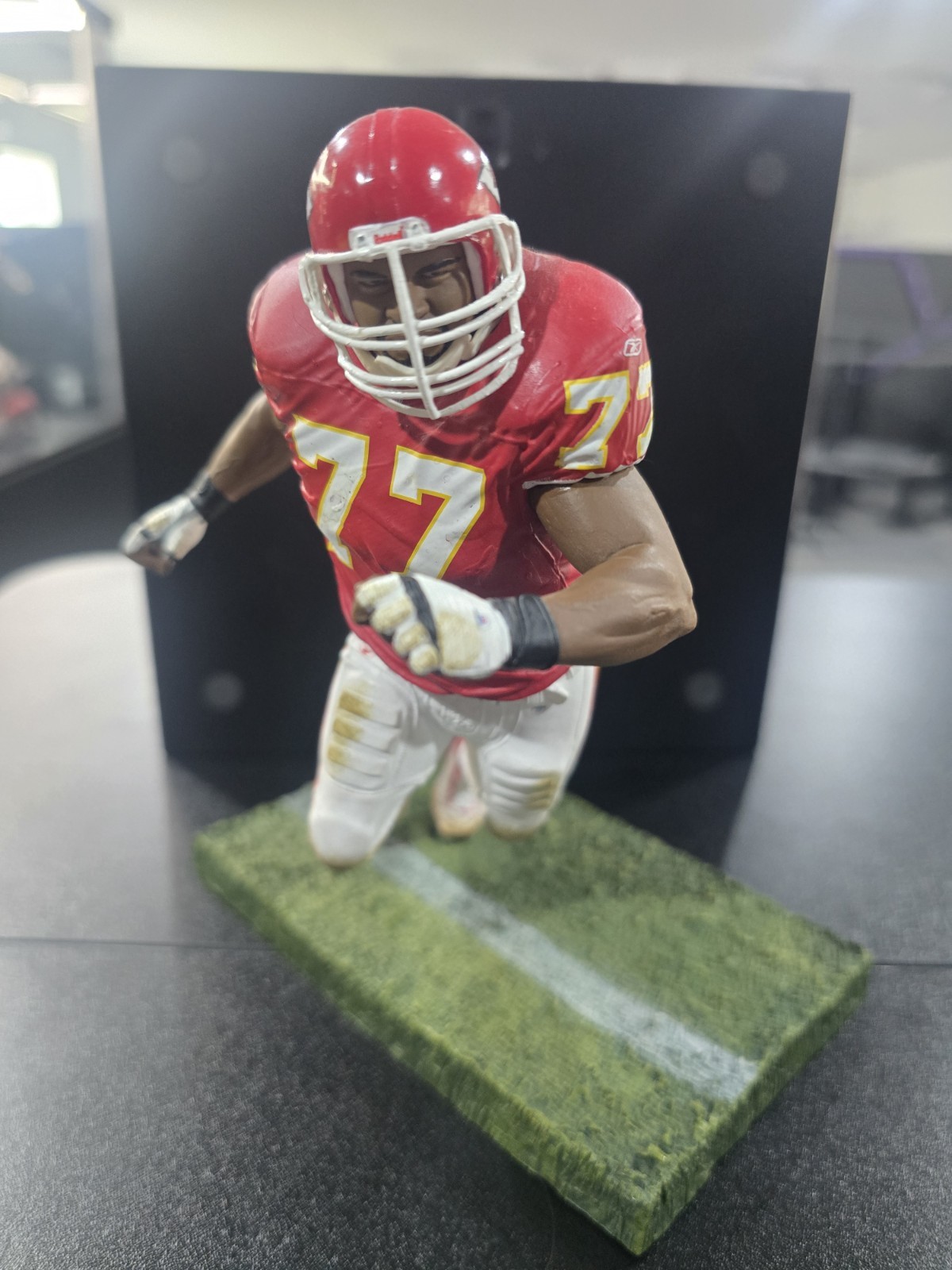 Willie Roaf McFarlane Figure Series 24 NFL New Kansas City Chiefs Loose 