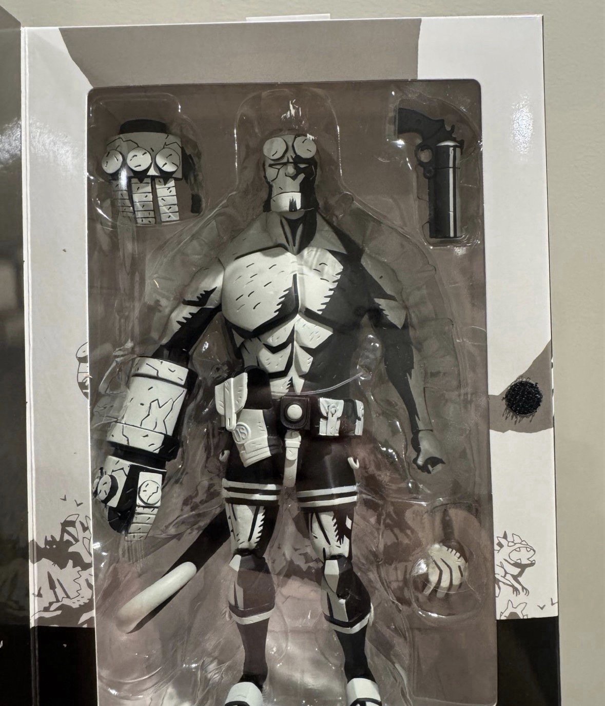 Boss Fight Studio BFS HELLBOY Black & White 1:12 Action Figure LE 1500 IN STOCK!