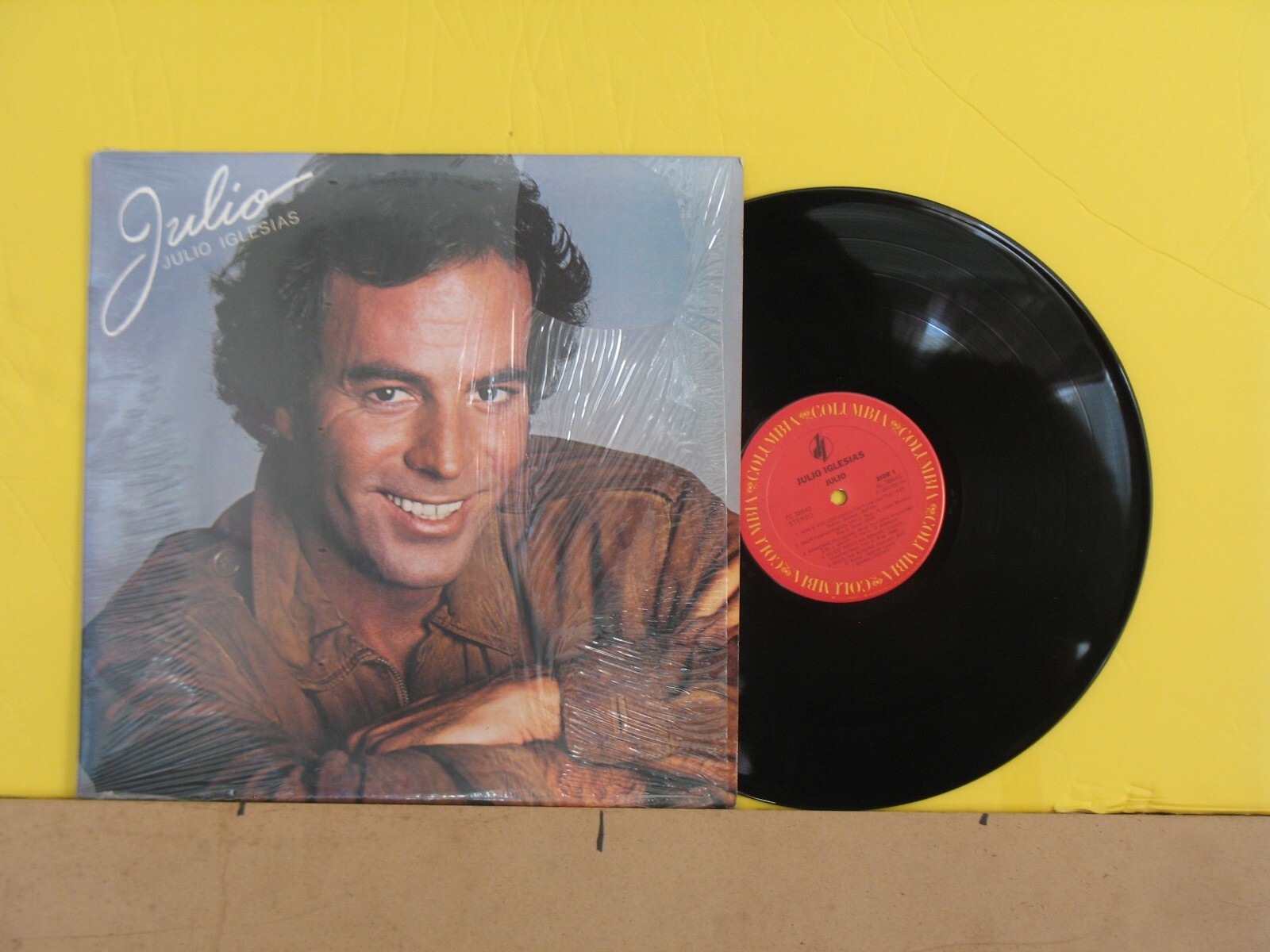 JULIO IGLESIAS:JULIO-HAND CLEANED + TESTED NEAR MINT  SPANISH