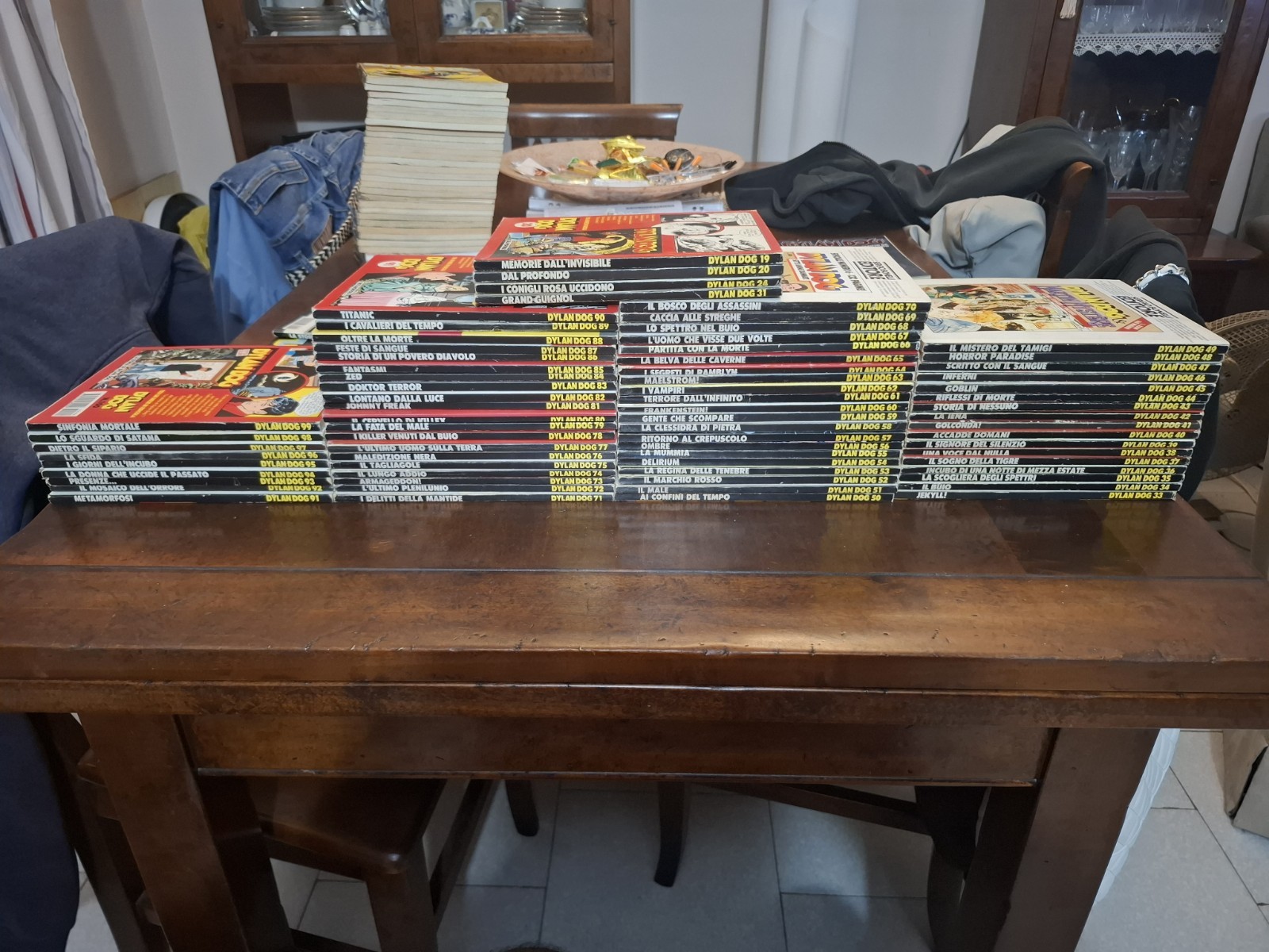 Dylan Dog lotto dal 33 al 99 più 4 in regalo