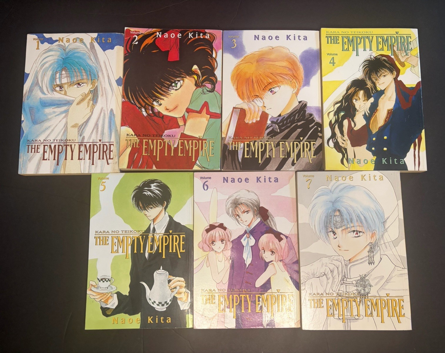 Lotto manga The Empty Empire vol 1-7 commercio inglese tascabile Naoe Kita CMX