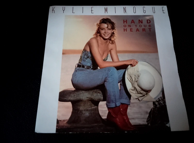 Kylie Minogue. Hand on your heart (457)