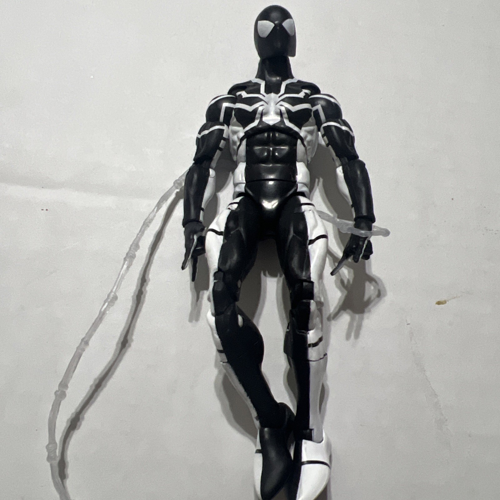 Tuta stealth Spider-Man Marvel Legends 6" Future Foundation.