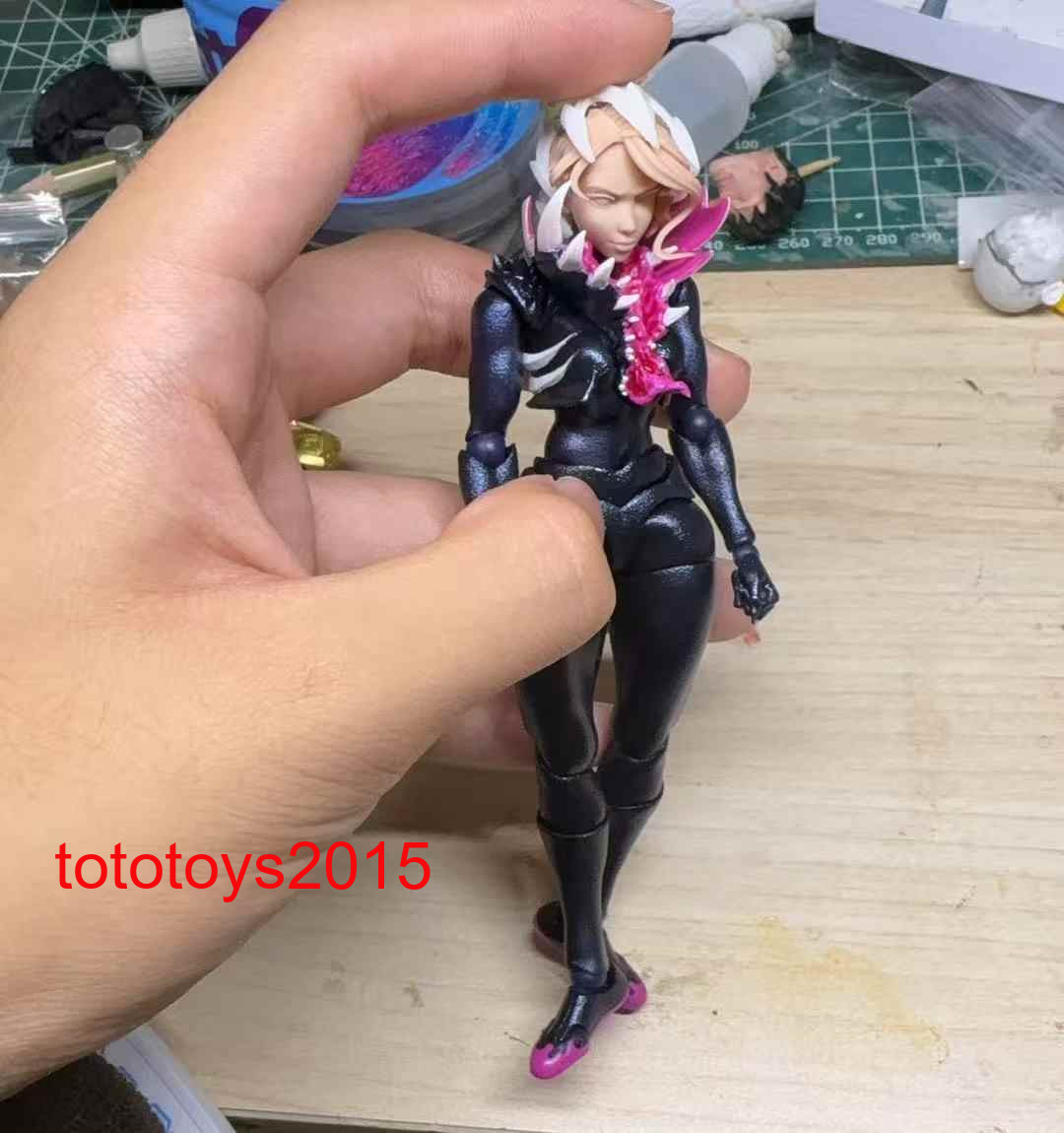 Modellino scultura testa ragazza Gwen Venom 1:12 1:18 per action figure 6" 3,75" corpo giocattolo