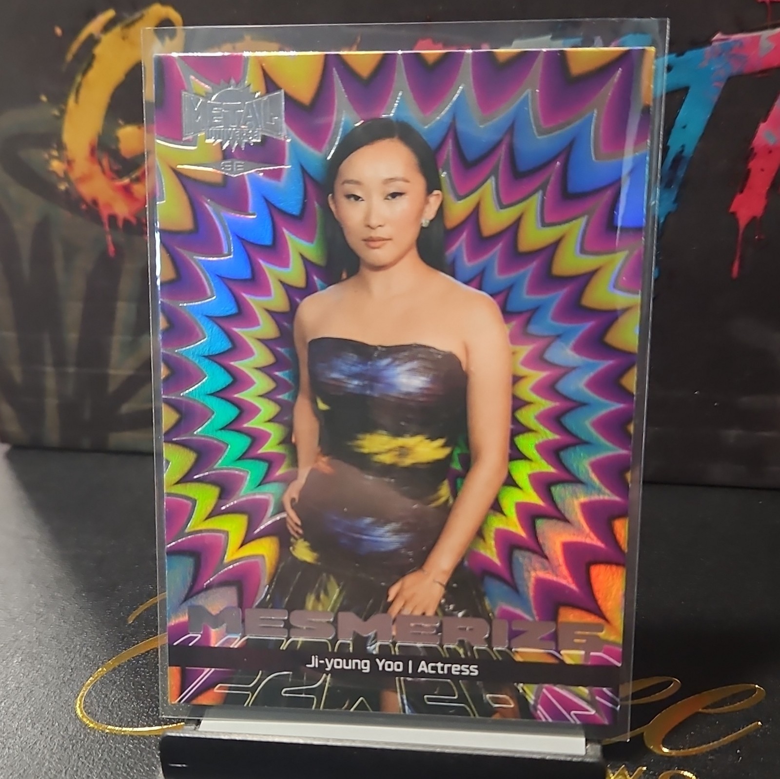 SkyBox 2026 Metal Universe SE Mesmerize Insert Ji-young Yoo #M-24