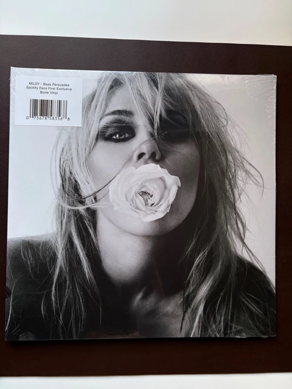 Miley Cyrus - Bass Persuades Spotify Fans First "Bone White" Vinyl