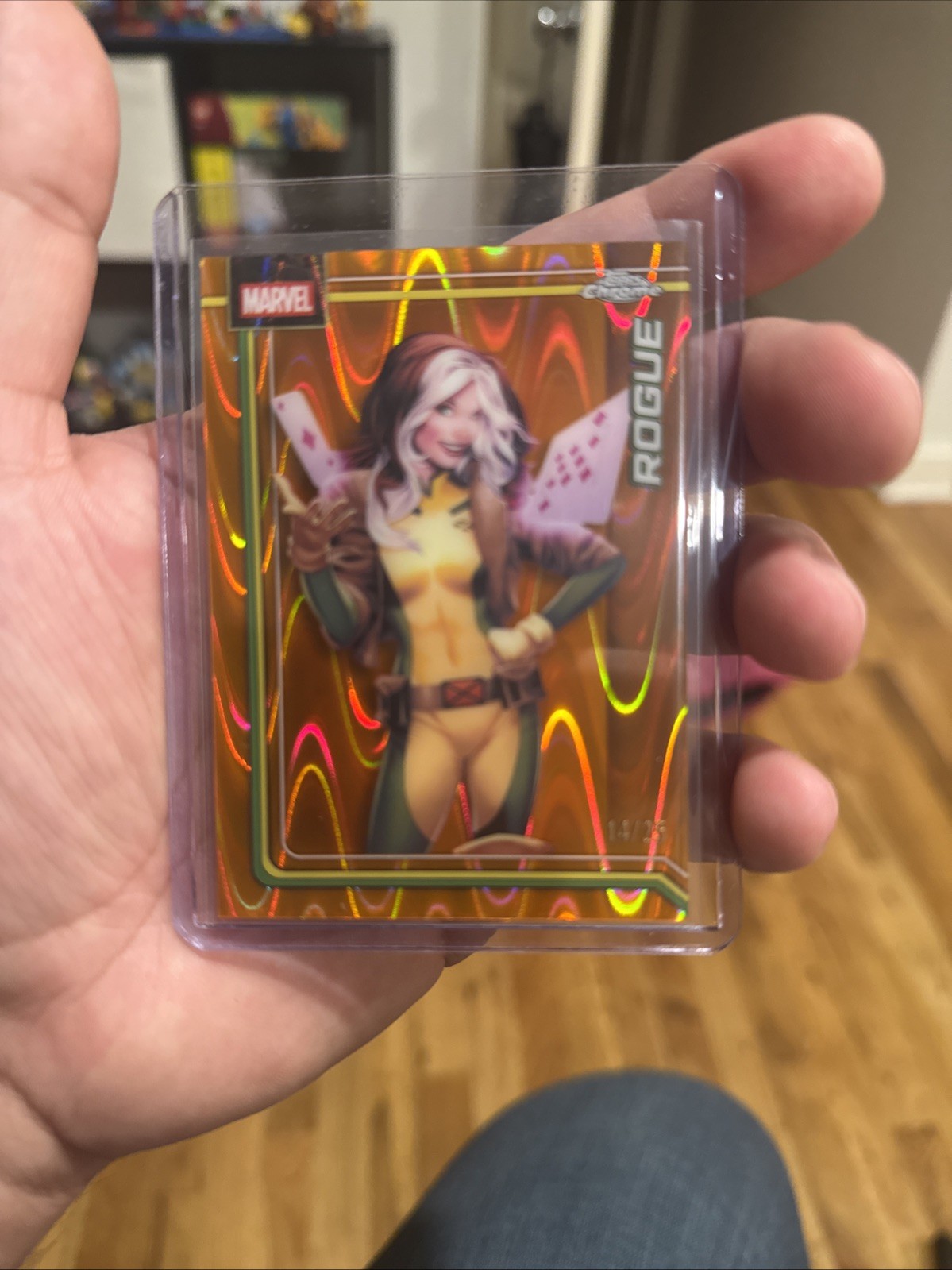 Scheda 2026 Topps Chrome Marvel ROGUE ORANGE RAY-WAVE 14/25 n. 99