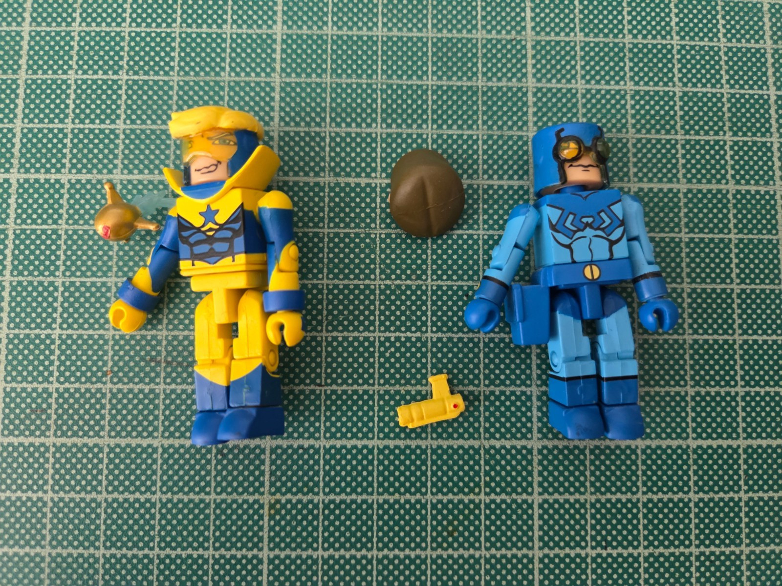 2x DC MiniMates Booster Gold & Blue Beetle Figures Complete