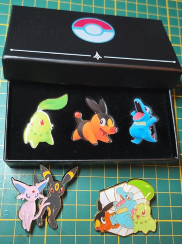 Lot de Pins Pokémon Officiels - Coffret Starters Johto + Mentali/Noctali