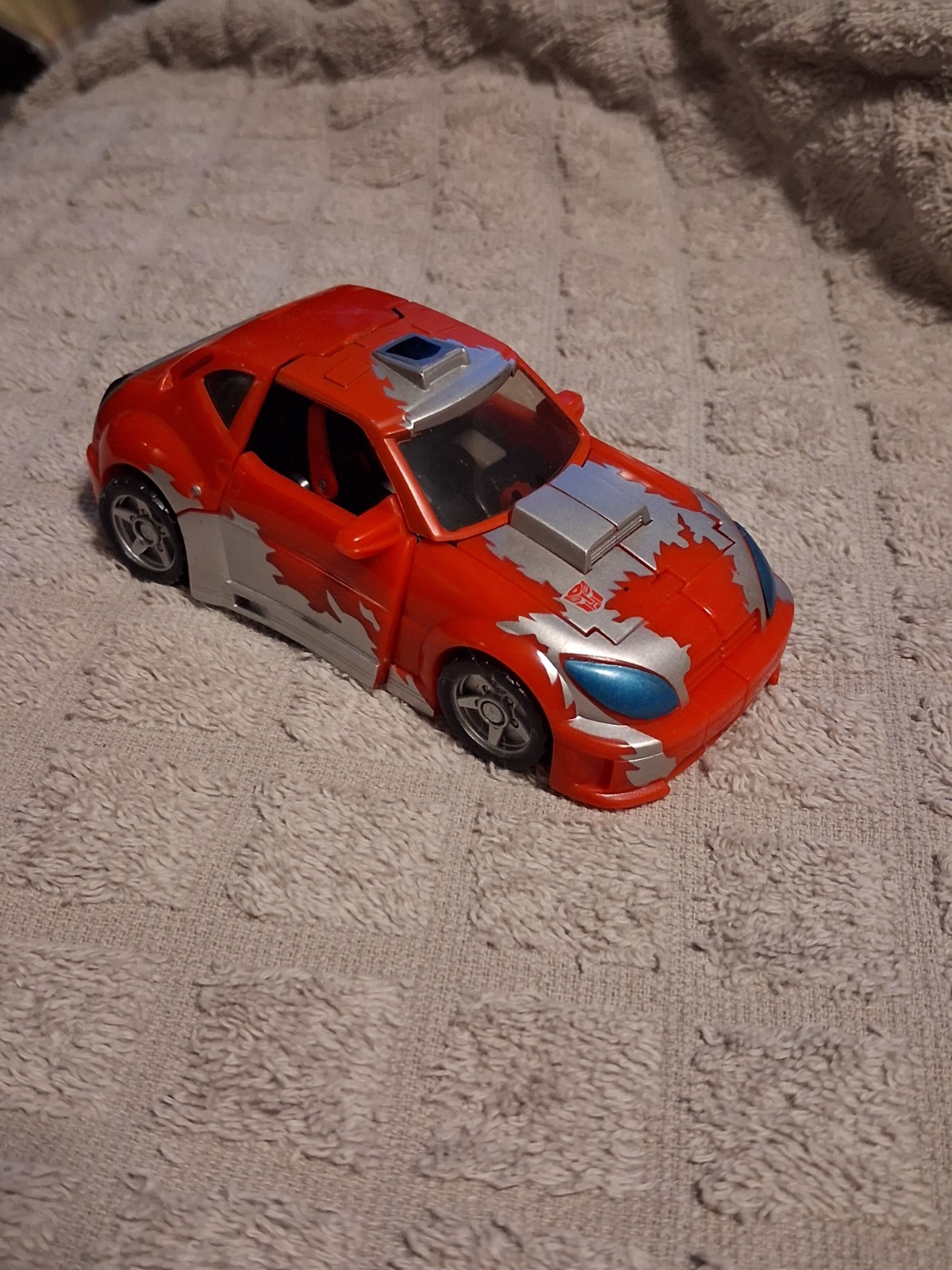 Transformers RID Cliffjumper Classics Deluxe Class Figure Hasbro 2007 