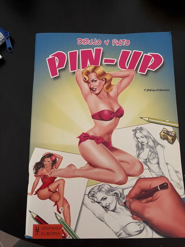 Libro de dibujo pin up
